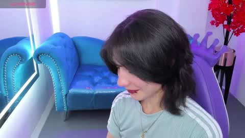 Azaka  online show from November 19, 3:34 pm