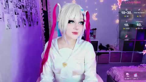 Snapshot of aki__ra chatting on February 7, 10:52 pm Aki online show from February 7, 10:52 pm