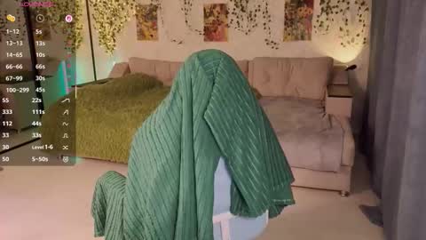 Aki online show from October 22, 2:44 pm