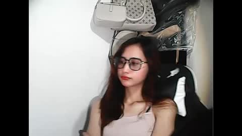 akira_z101 online show from December 26, 11:43 am