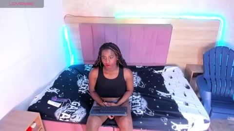 akiracampell online show from December 14, 7:30 pm