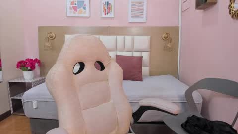 alahia_am online show from September 14, 11:52 am