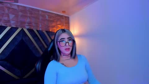 Snapshot of alahia_dangelo_ chatting on October 9, 11:25 am ALAHIA online show from October 9, 11:25 am