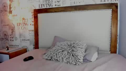  A L A H I A  online show from February 21, 7:47 pm