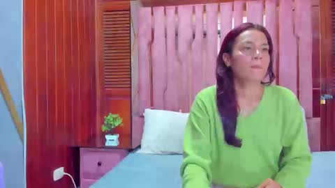 AlahiaEvanss online show from June 8, 11:59 pm