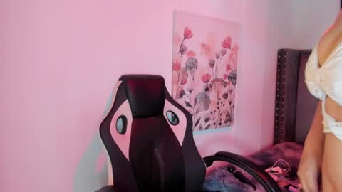 Alaia Carter online show from October 14, 3:31 am