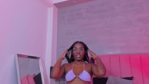 Snapshot of alaia_colins chatting on October 11, 5:23 am alaia_colins online show from October 11, 5:23 am