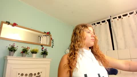 Snapshot of alaia_greyy chatting on February 1, 2:13 pm Alaia online show from February 1, 2:13 pm