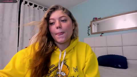 Snapshot of alaia_greyy chatting on February 27, 1:28 pm Alaia online show from February 27, 1:28 pm
