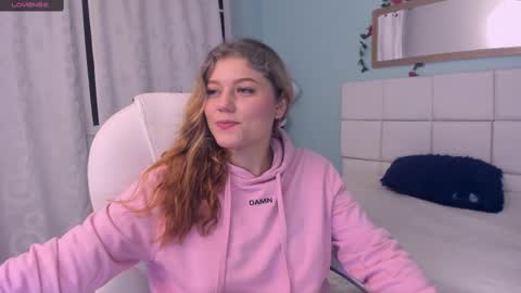 Snapshot of alaia_greyy chatting on February 28, 1:14 pm Alaia online show from February 28, 1:14 pm