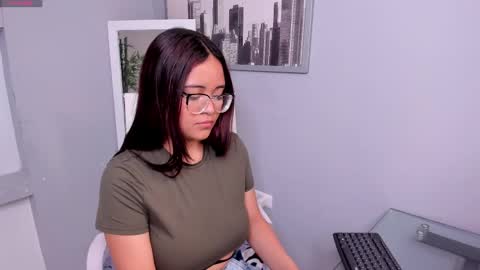 Snapshot of alaia_soto chatting on March 7, 8:55 pm alaia_soto online show from March 7, 8:55 pm