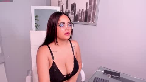 Snapshot of alaia_soto chatting on February 27, 9:36 pm alaia_soto online show from February 27, 9:36 pm
