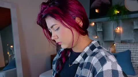 Snapshot of alaiarogers chatting on October 7, 11:47 am Alaia online show from October 7, 11:47 am