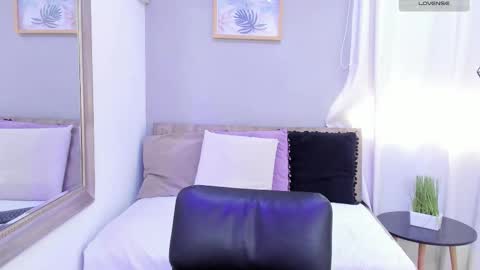     online show from March 3, 7:42 pm