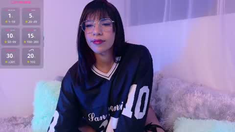 alaiasterling online show from July 12, 9:21 am