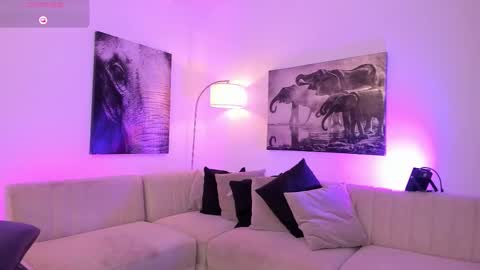 Snapshot of alaiia7 chatting on October 19, 8:00 pm Alaia online show from October 19, 8:00 pm