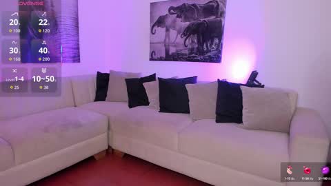 Snapshot of alaiia7 chatting on September 25, 7:45 pm Alaia online show from September 25, 7:45 pm