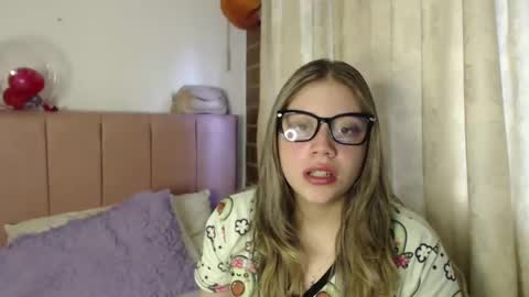 alaina_blessed online show from November 15, 9:49 pm