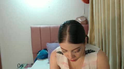 alaina_blessed online show from October 4, 11:31 pm