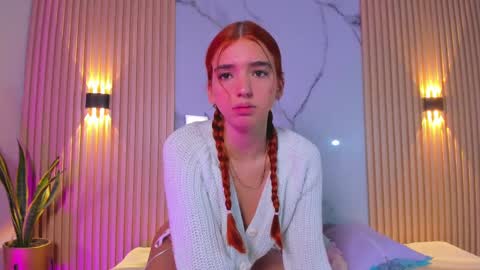 Snapshot of alana_333 chatting on October 15, 1:36 pm A L A N A  online show from October 15, 1:36 pm