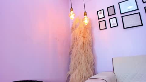 Snapshot of alana__rossetti chatting on March 5, 12:55 pm Alana online show from March 5, 12:55 pm