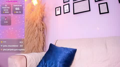 Snapshot of alana__rossetti chatting on September 18, 4:38 pm Alana online show from September 18, 4:38 pm