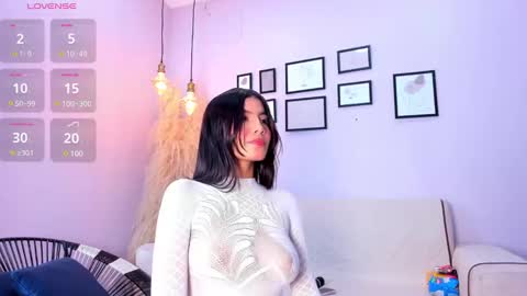 Snapshot of alana__rossetti chatting on February 7, 1:11 pm Alana online show from February 7, 1:11 pm