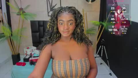 Snapshot of alana_bonny chatting on September 24, 12:15 pm Alana online show from September 24, 12:15 pm