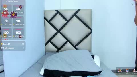 Snapshot of alana_leno chatting on October 18, 12:57 am online show from October 18, 12:57 am