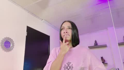 Snapshot of alana_madison chatting on October 21, 11:36 am Maeve online show from October 21, 11:36 am