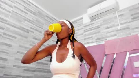 Snapshot of alana_roos chatting on February 26, 6:36 pm Alana online show from February 26, 6:36 pm