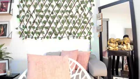       online show from November 12, 2:26 pm