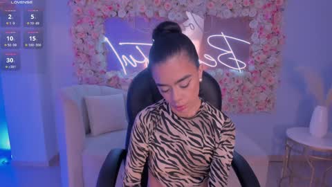 Alana online show from December 15, 4:07 am