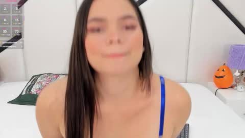 Snapshot of alanacusack chatting on October 27, 2:51 am Alana online show from October 27, 2:51 am