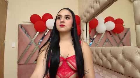 Alana Flores online show from March 3, 1:04 pm