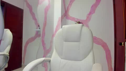 Alana Ryder online show from December 4, 2:26 pm