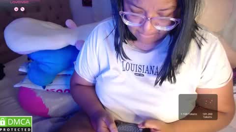 Snapshot of alanna_brunette chatting on December 9, 9:17 am lanna online show from December 9, 9:17 am