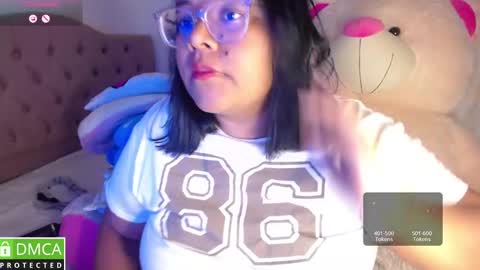 Snapshot of alanna_brunette chatting on December 7, 11:12 pm lanna online show from December 7, 11:12 pm