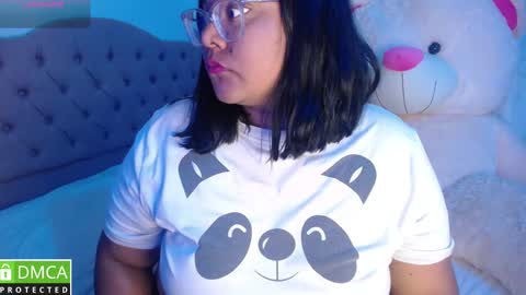 Snapshot of alanna_brunette chatting on December 25, 2:03 am lanna online show from December 25, 2:03 am