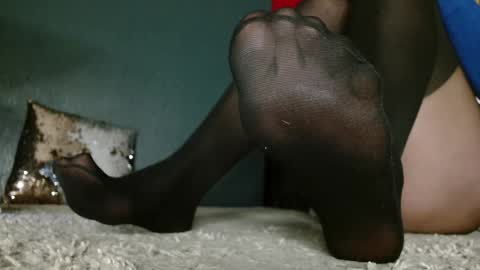 Snapshot of alanna_gold chatting on October 29, 2:42 pm Alanna online show from October 29, 2:42 pm