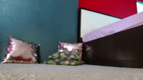 Snapshot of alanna_gold chatting on September 13, 5:04 am Alanna online show from September 13, 5:04 am