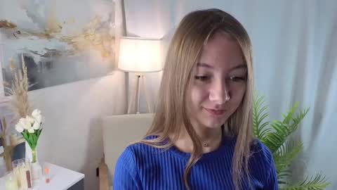Lola online show from September 28, 3:24 am