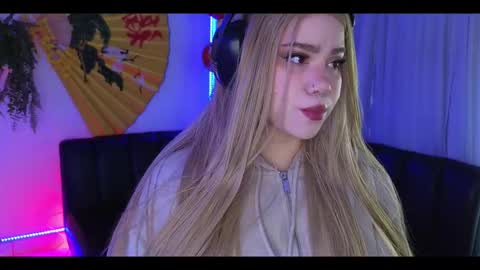 albaandthayron online show from November 17, 12:06 pm