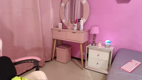 aldana_stone online show from December 18, 1:54 am