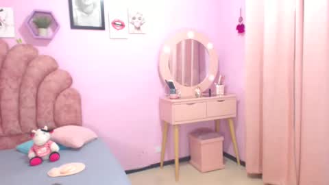 Snapshot of aldana_stone chatting on January 7, 2:10 am aldana_stone online show from January 7, 2:10 am