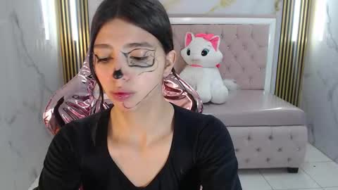 Snapshot of alehp_rose_s chatting on October 8, 1:37 pm Ale online show from October 8, 1:37 pm