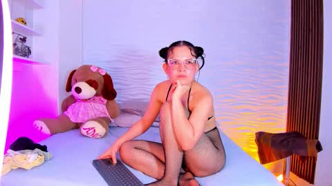 Snapshot of alejagarcia_ chatting on October 16, 10:12 pm CUTE ALEJA online show from October 16, 10:12 pm