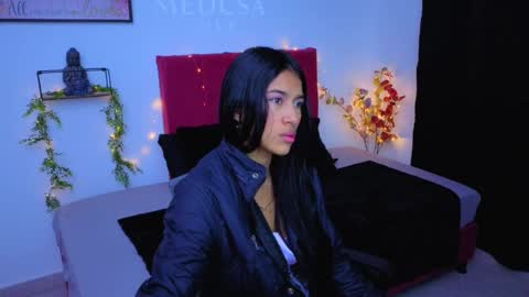 alejamedusa online show from October 7, 11:25 am