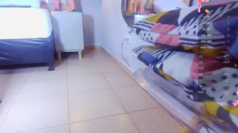 Snapshot of alejandra_martinss chatting on October 27, 9:09 pm alejandra martins online show from October 27, 9:09 pm