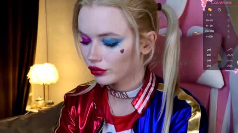 Snapshot of aleksalore chatting on December 11, 3:56 am Lexi online show from December 11, 3:56 am